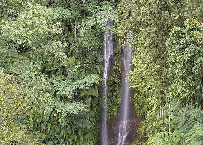 カプセルホテル Tutub Waterfall View