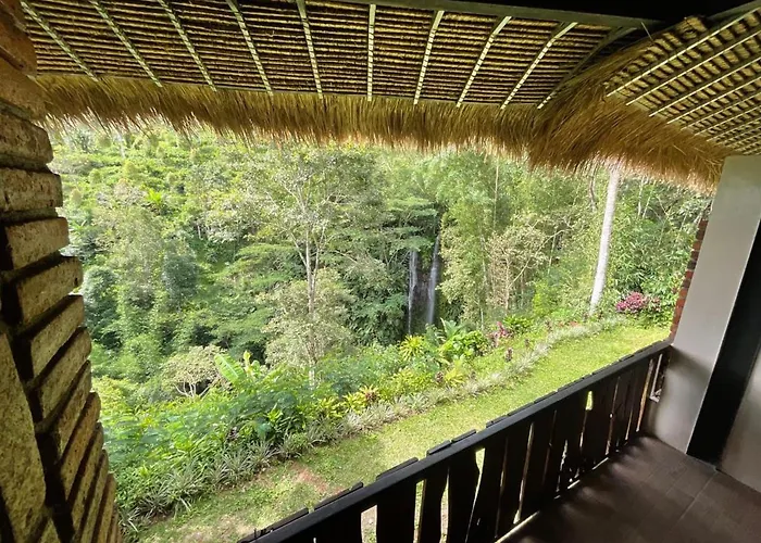 Tutub Waterfall View * Munduk